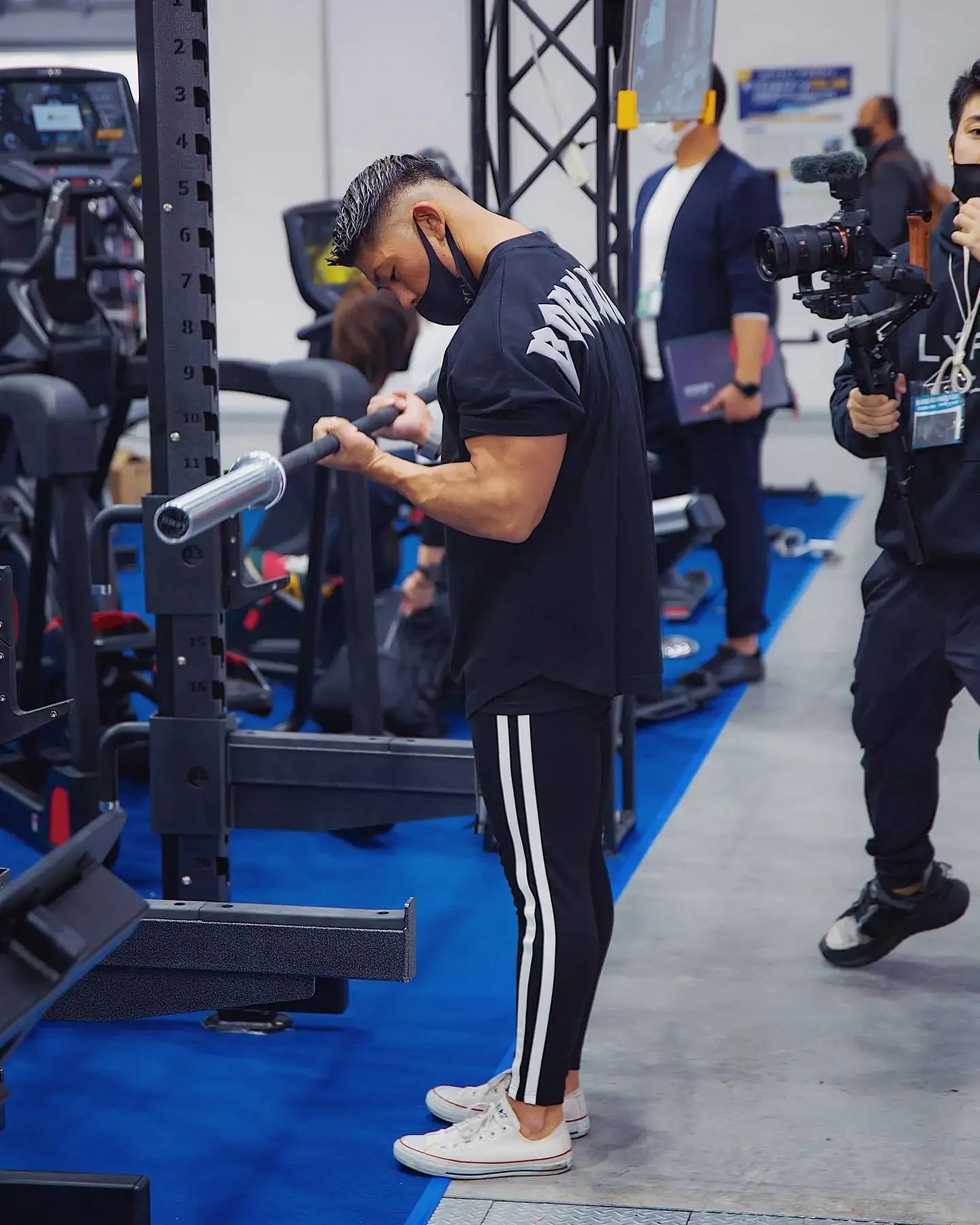 Coupe ample hommes été automne sport T-Shirt Fitness basket-ball à manches courtes élastique haut décontracté en Style coréen grande taille