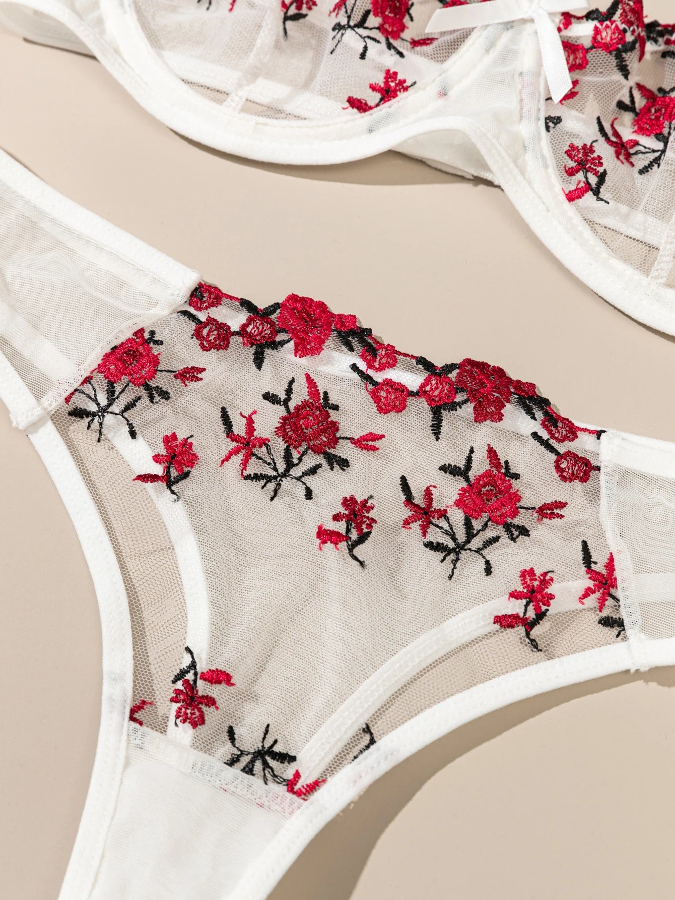 Nuit belle femmes Sexy 2 pièces broderie florale sous-vêtements Sexy lingerie érotique ensemble de sous-vêtements