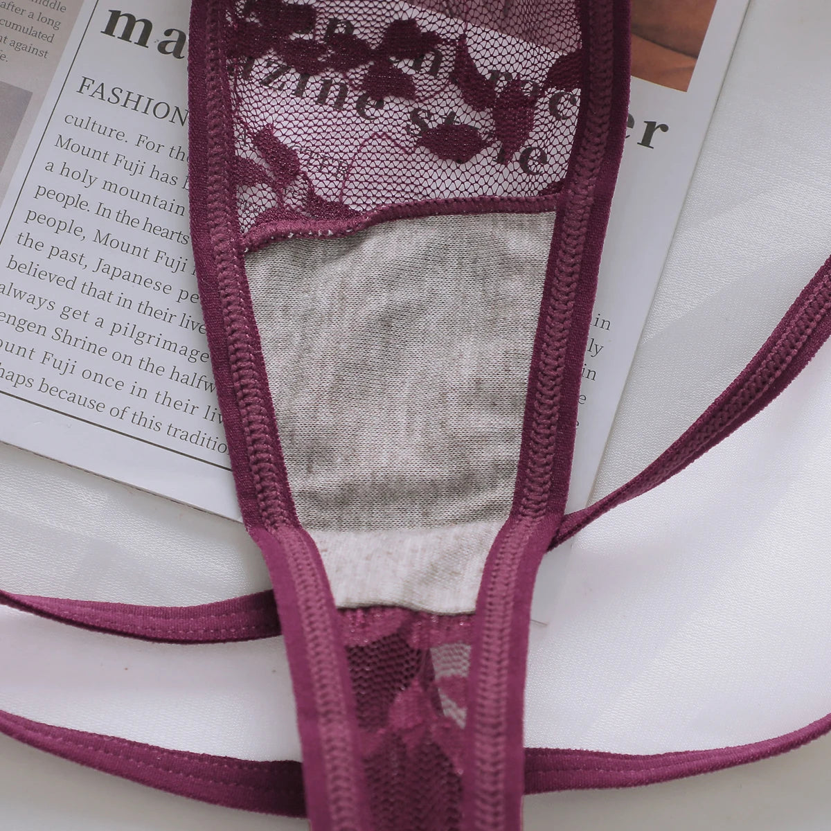 Sous-vêtement sexy et amusant en dentelle creuse pour femmes, facile à laver et à sécher, sous-vêtement anti-favorable sans difficultés, C830