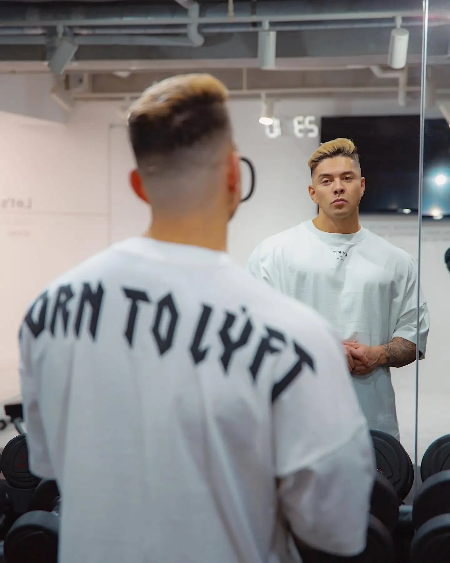 Coupe ample hommes été automne sport T-Shirt Fitness basket-ball à manches courtes élastique haut décontracté en Style coréen grande taille