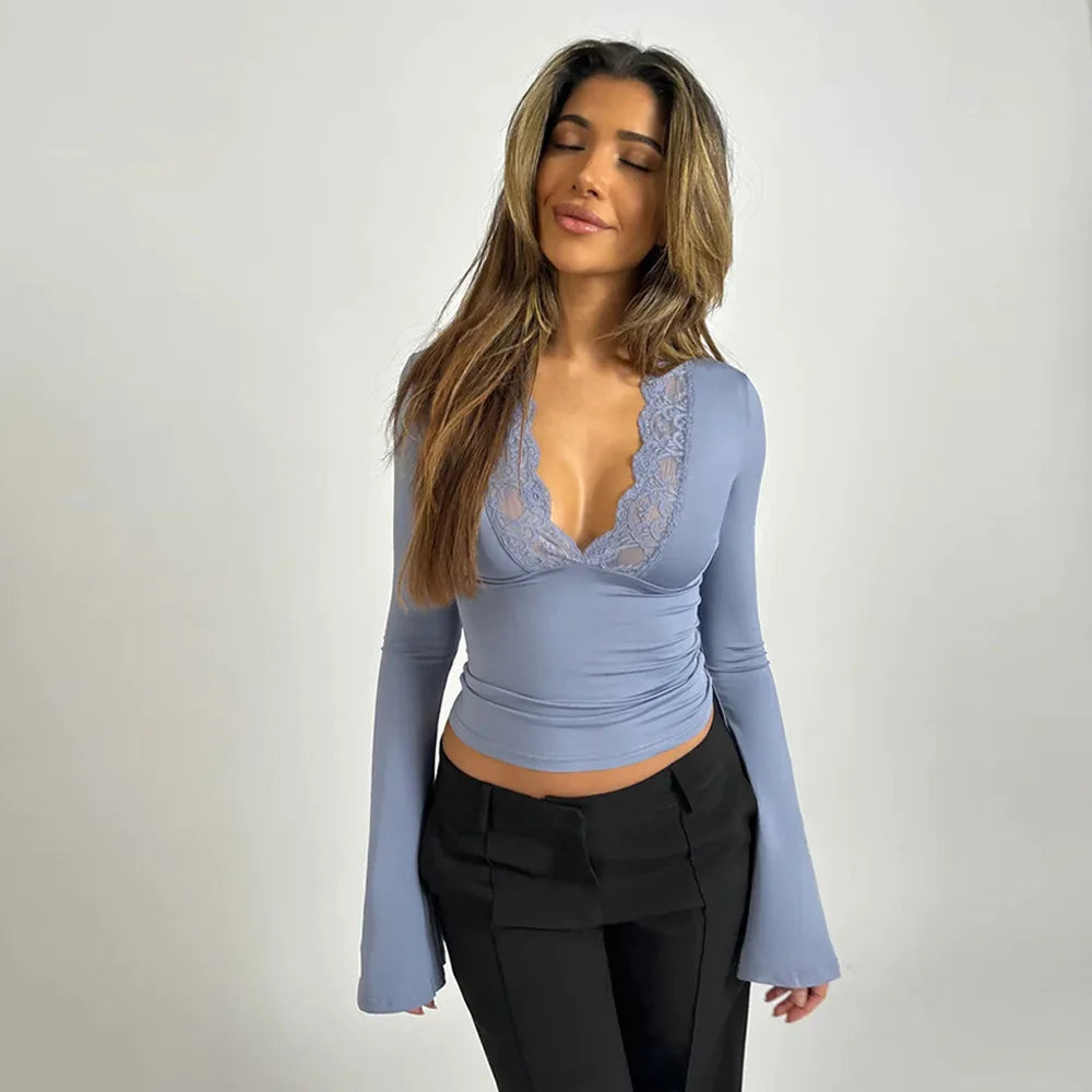 T-shirt en patchwork de dentelle pour femme, haut court sexy, manches évasées, col en V fin, précieux, streetwear pour femme, printemps, été, 2025