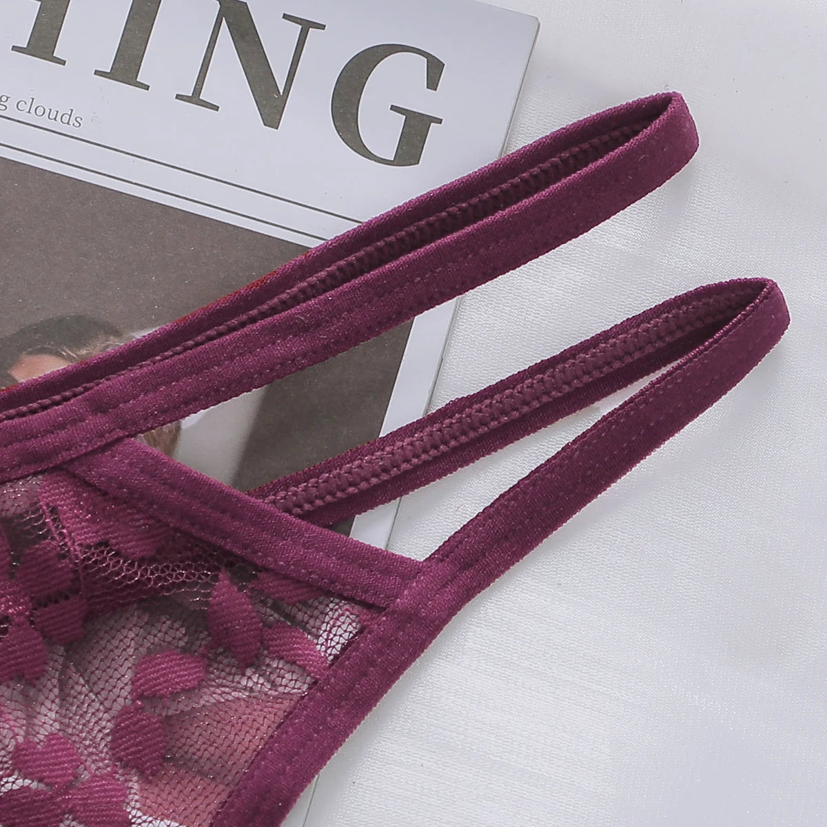 Sous-vêtement sexy et amusant en dentelle creuse pour femmes, facile à laver et à sécher, sous-vêtement anti-favorable sans difficultés, C830