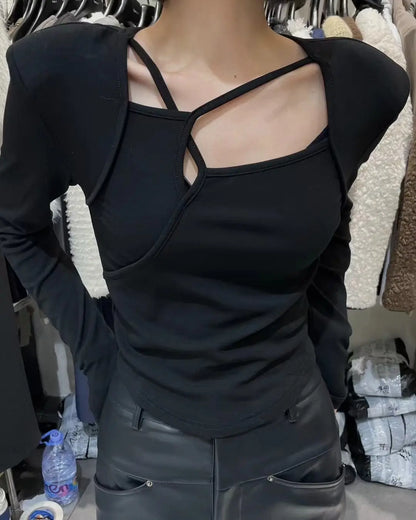 Le T-shirt à manches longues pour femme est conçu avec un sentiment d'ingénierie et une couche de base moulante et découpée