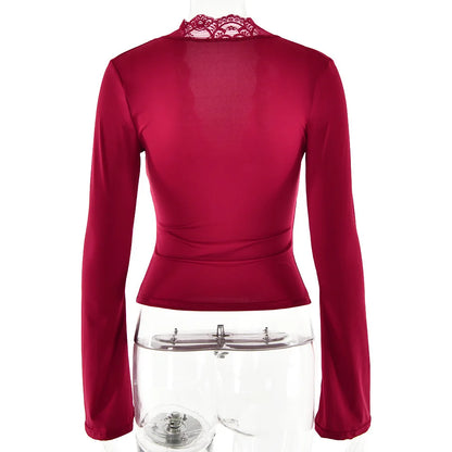 T-shirt en patchwork de dentelle pour femme, haut court sexy, manches évasées, col en V fin, précieux, streetwear pour femme, printemps, été, 2025