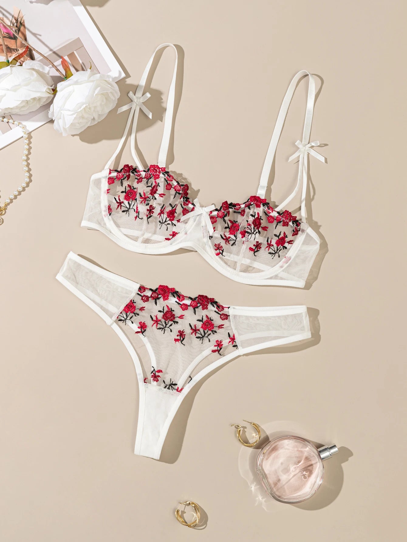 Nuit belle femmes Sexy 2 pièces broderie florale sous-vêtements Sexy lingerie érotique ensemble de sous-vêtements