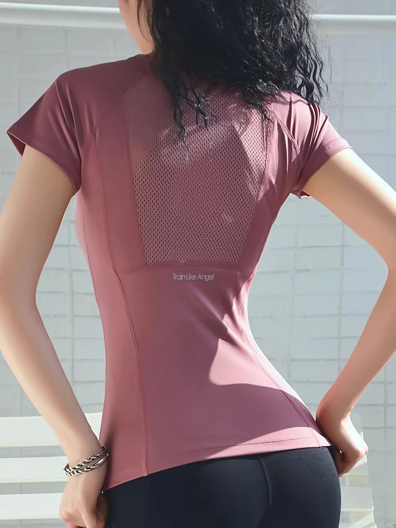 T-shirt de sport pour femmes, respirant, sexy, beauté du dos, vêtements de fitness, séchage rapide, entraînement de course, haut de yoga à manches courtes, été